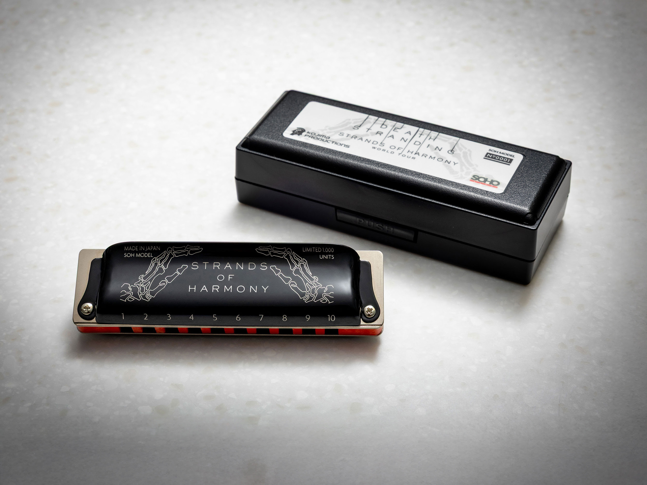 各公演50台限定で販売される「DEATH STRANDING 特別限定版ハーモニカ」