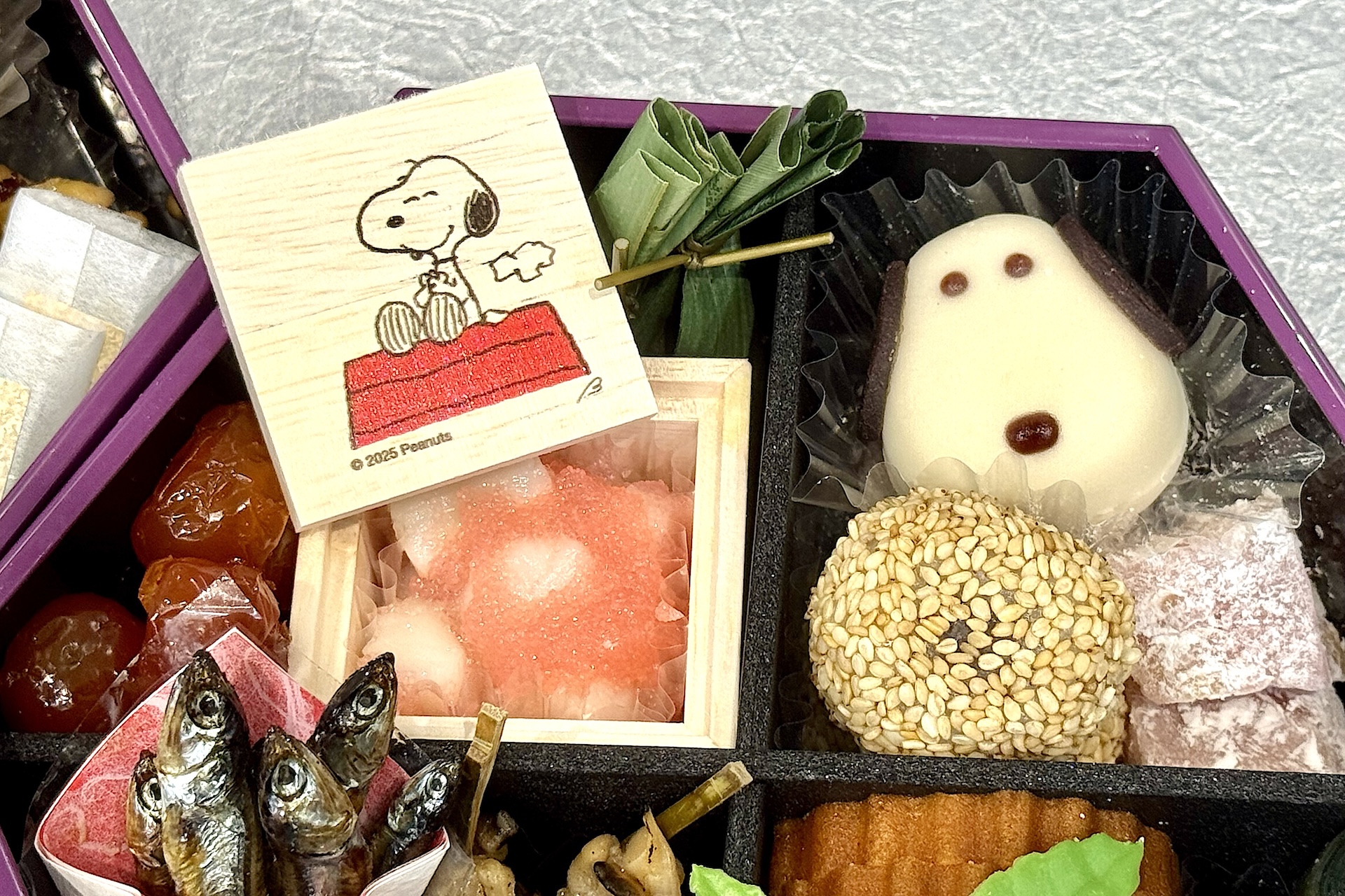 一の重：和のお祝い重。スヌーピーの練り切りが可愛い！
