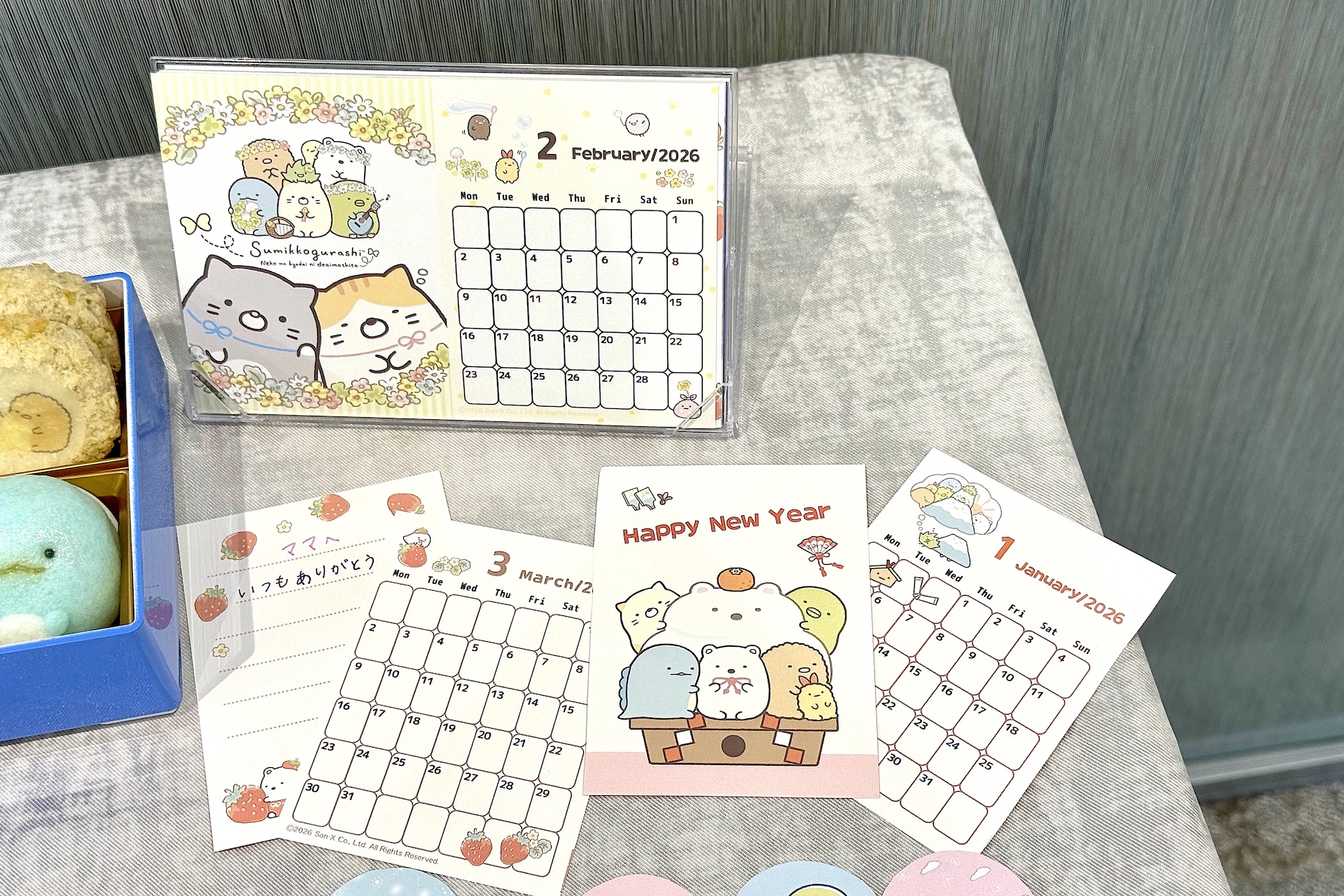 付属品の卓上カレンダーは、ミニポストカードや絵合わせカードとしても楽しめる
