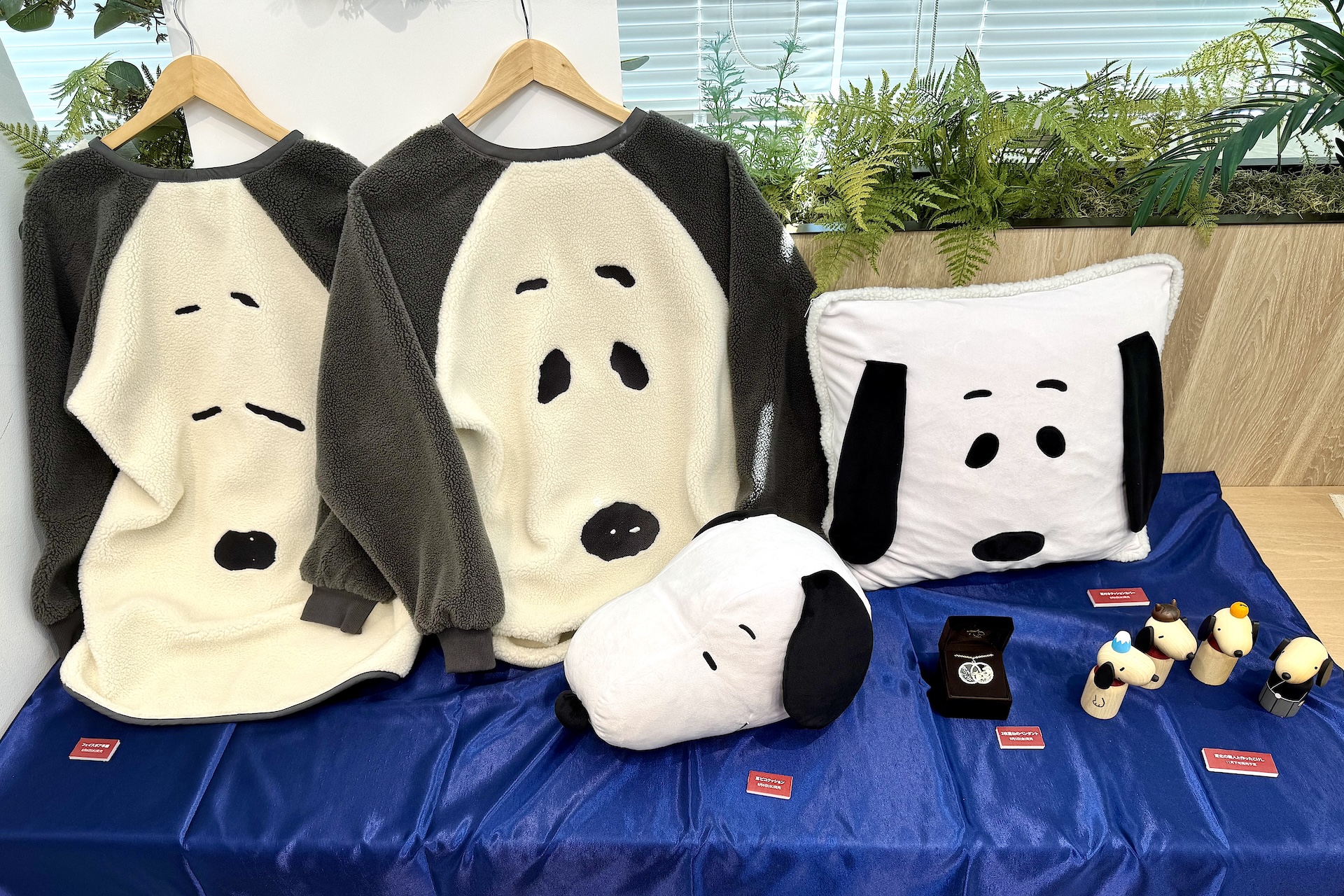 ベルメゾンで取り扱いのある今回のおせちに関連するキャラクターグッズも展示されていた