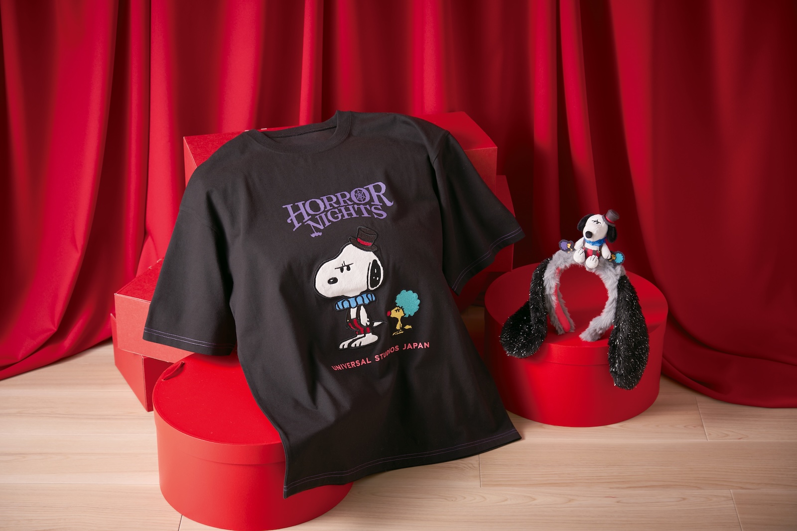 Tシャツ（左）、カチューシャ（右）