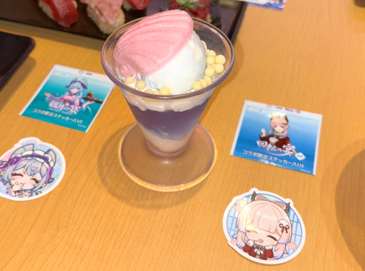 「観月の宴 原神コラボ限定ステッカー付き 復刻 ソーダミルクパフェ」（価格：370円～）