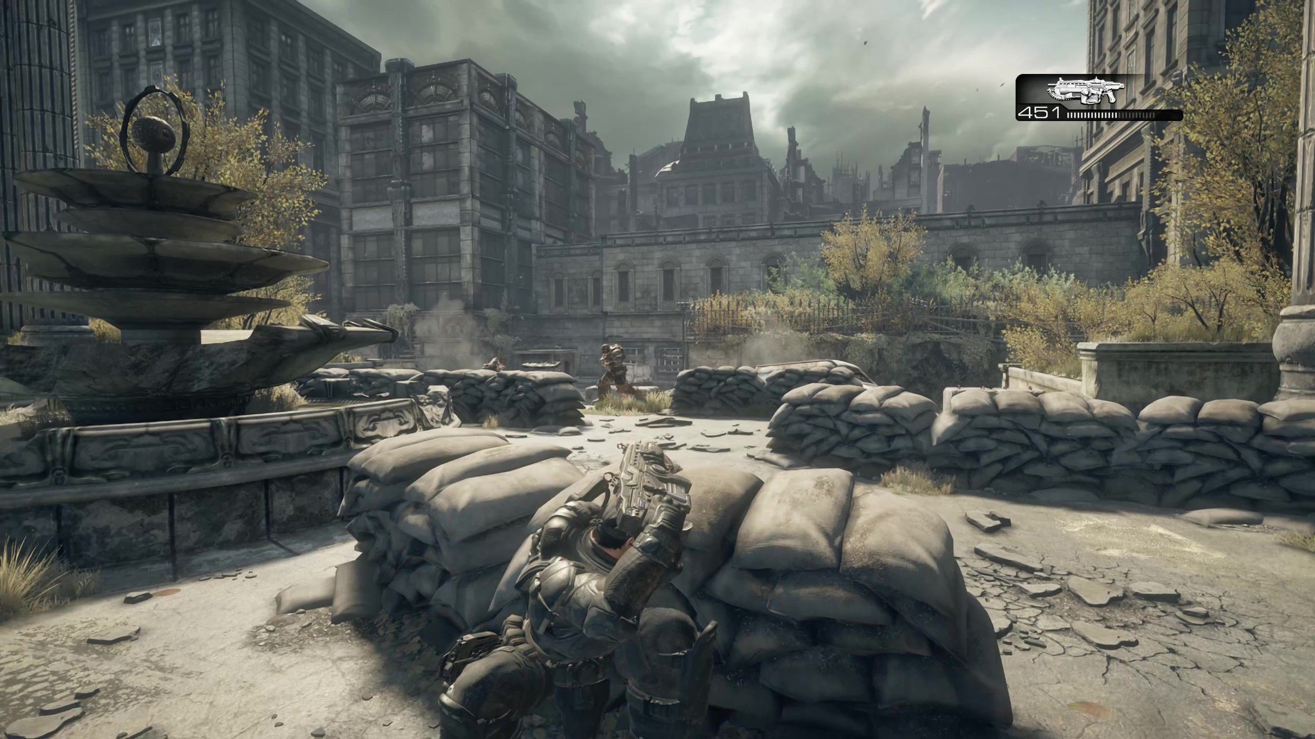 カバーしたまま射撃も可能