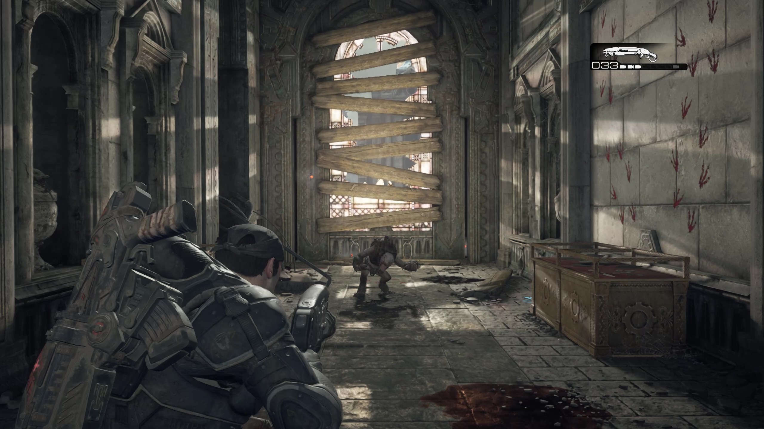 小型のローカストは耐久度が低いものの、スピーディーに距離を詰めて攻撃してくる