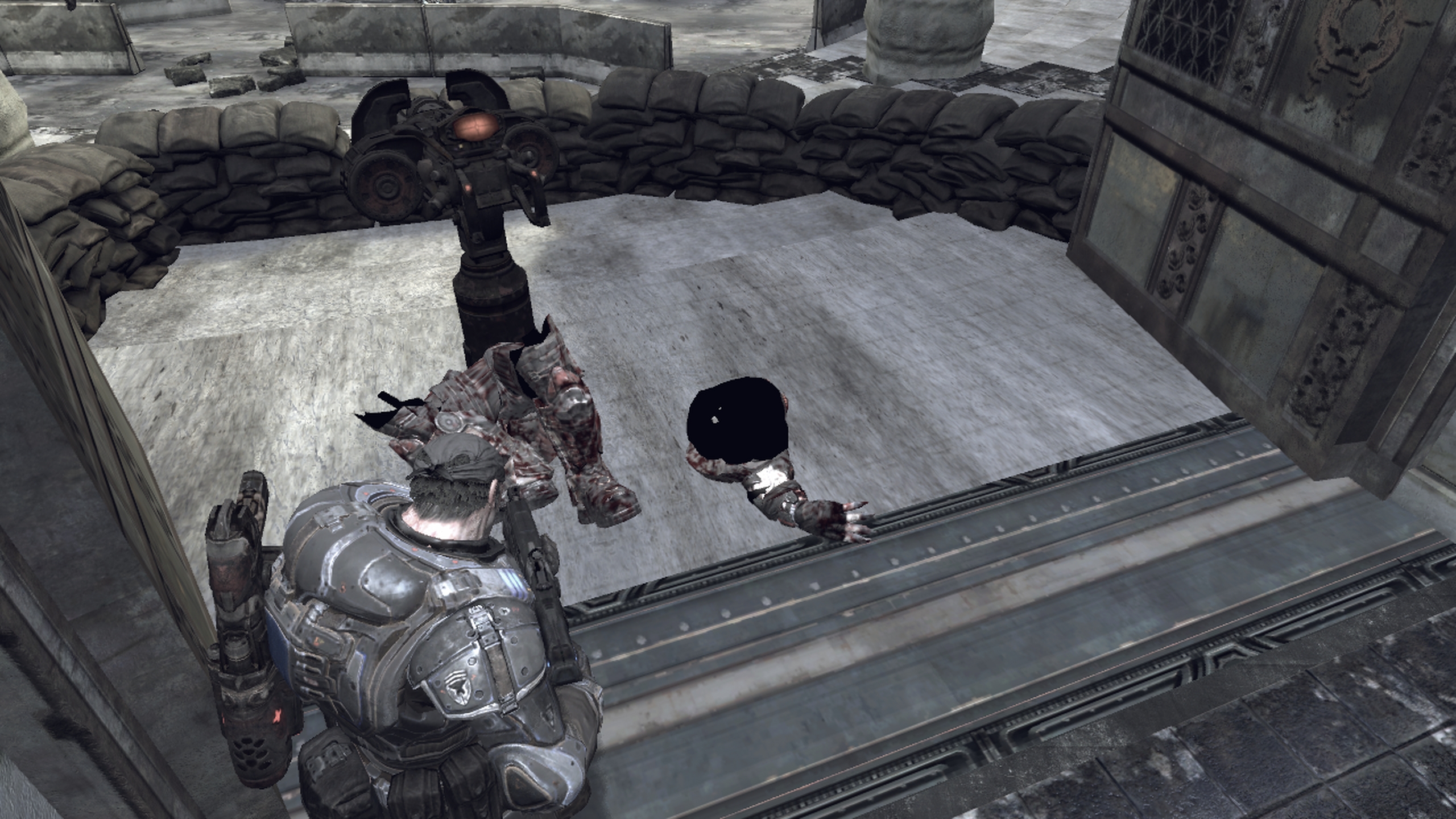 上は国内向けのオリジナル版で、下はリマスター版。オリジナル版の切断面は黒く塗りつぶされているのに対し、リマスター版の切断面は無規制の状態だった