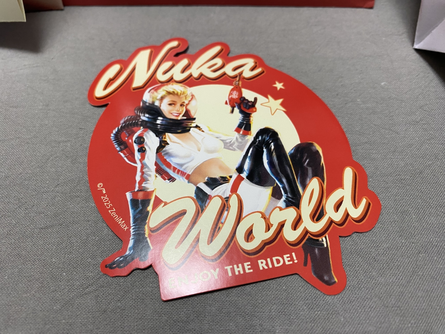 「ヌカ・ガール」のステッカー