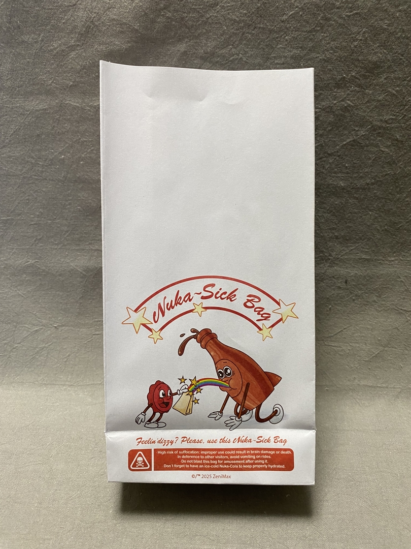 ボトルが吐き出した虹色の吐しゃ物を受け止めるキャッピーが描かれている