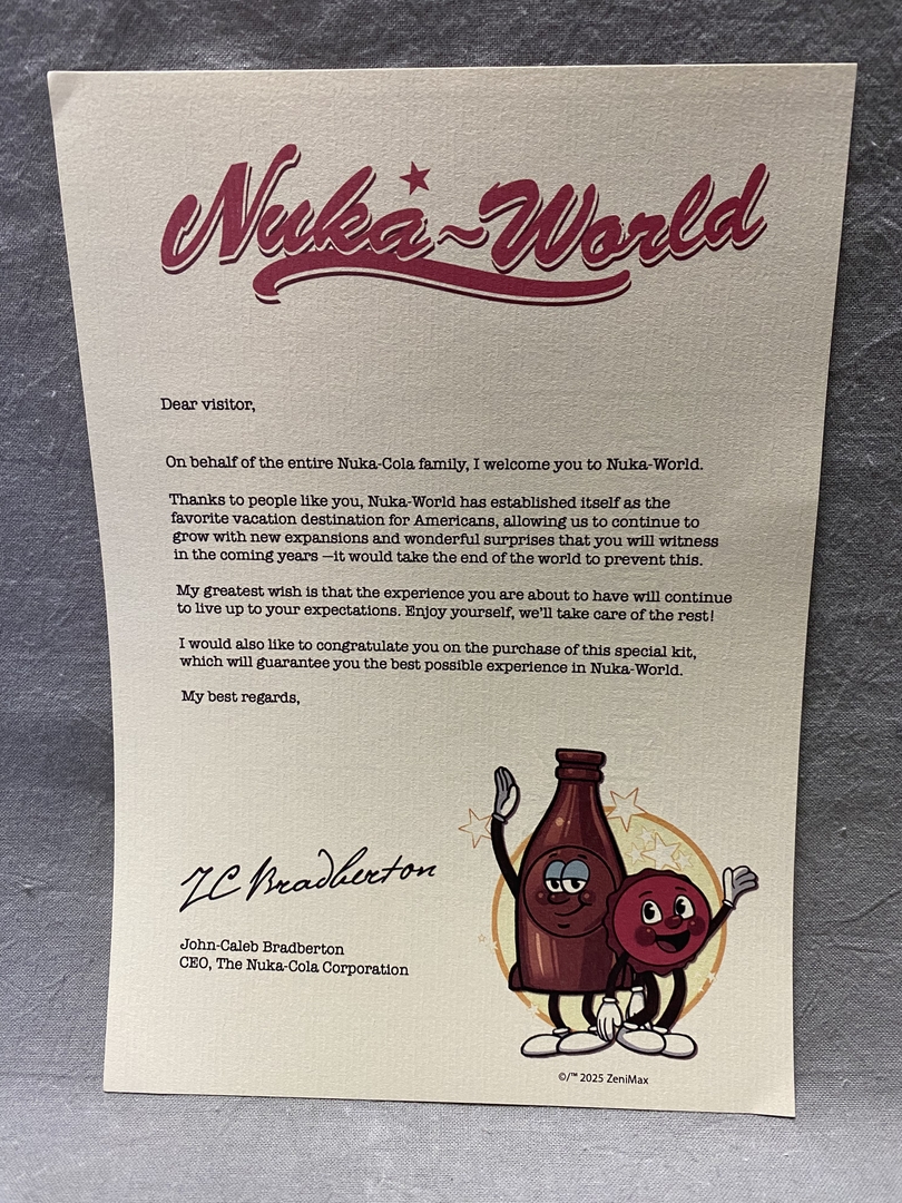 創業者からの手紙。「世界の終わりが来なければ今後も続々とサプライズを用意しております。弊社製品にご期待ください（意訳）」と書かれている。文字通り世界が終わったので今後には期待できそうもない