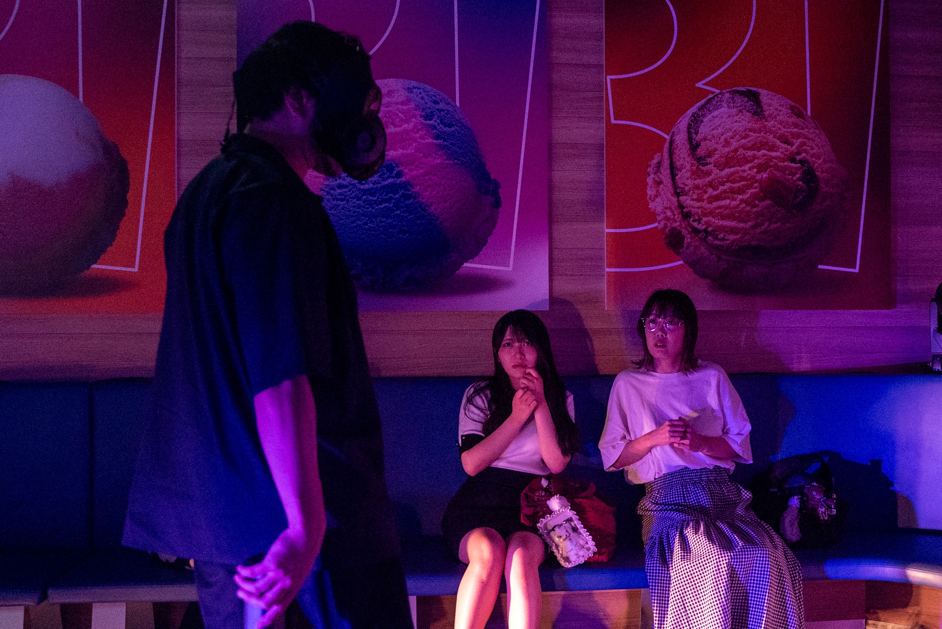 実は店内の客には組織の人間も交じっていた