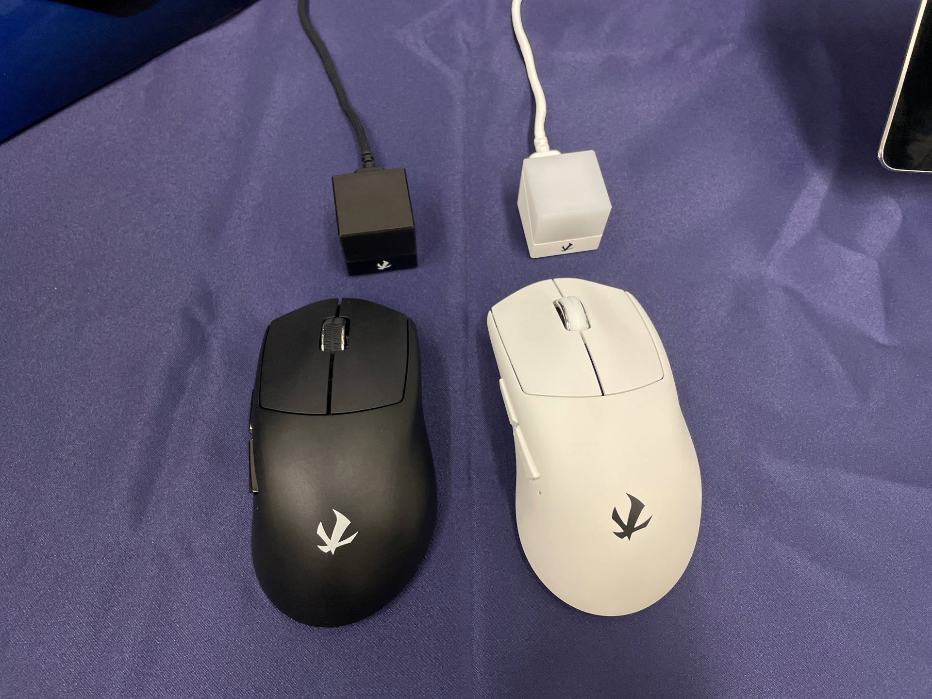 VM800（左）とVM800L（右）