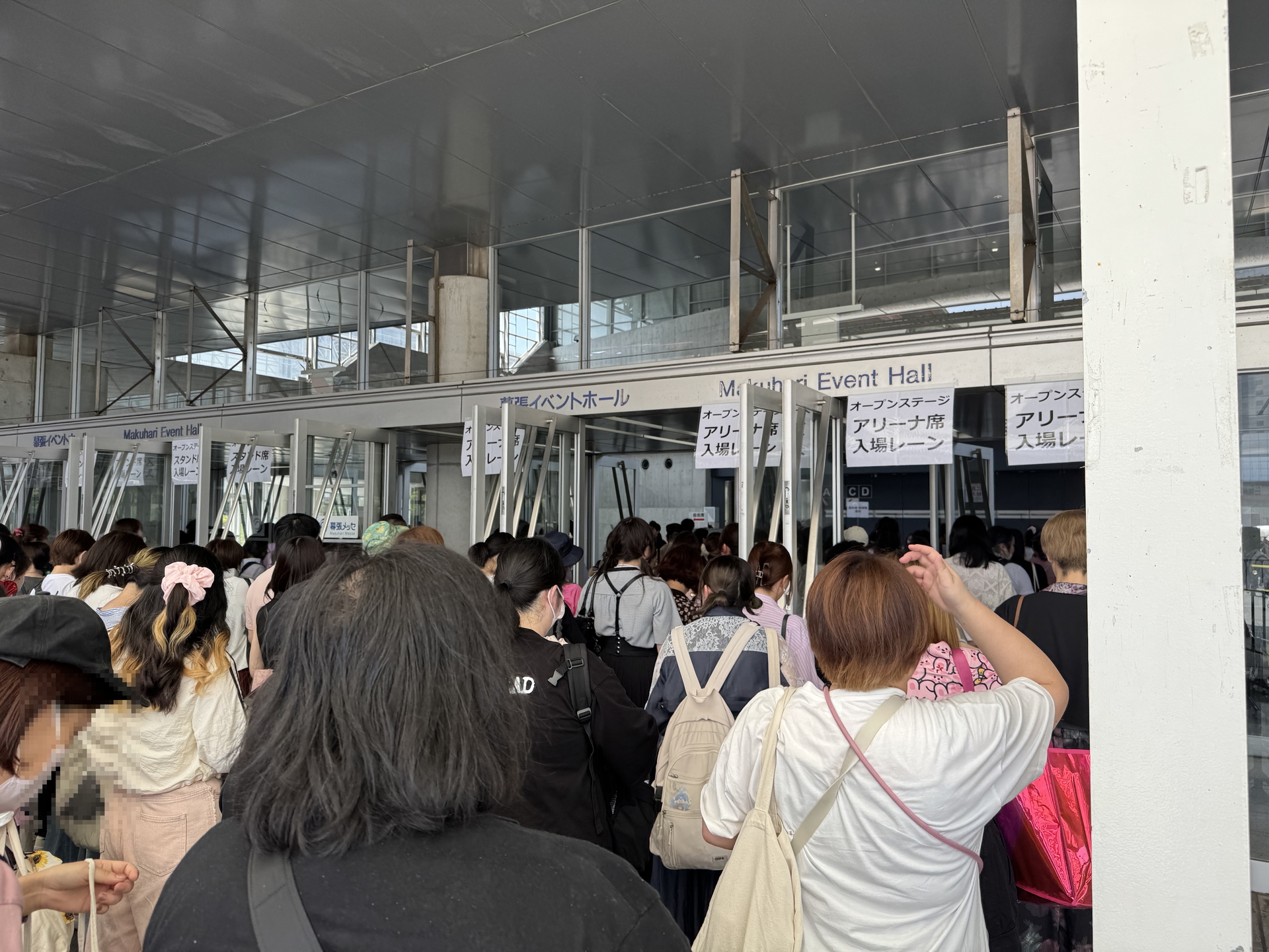 幕張イベントホールは2日とも朝から晩までステージイベントが行なわれていた