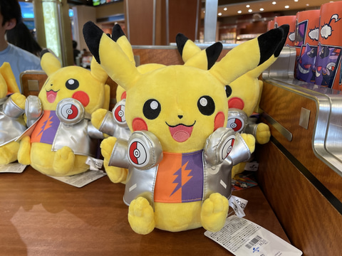 USJ「ポケモン」グッズ撮りおろし！ ミミッキュのキーホルダーや