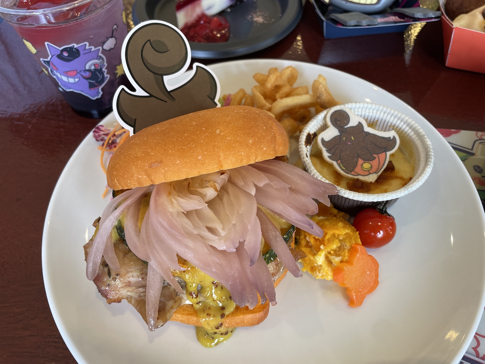 バケッチャのまんまるチキンベーグルサンドプレート（価格：2,400円）