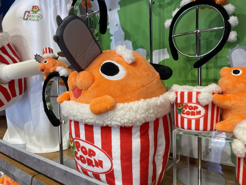 チェンソーマン ポップコーンボックス チェンソーマンの映画、ドリンクホルダーはあったがポップコーンボックスはなかった。toho？ユナイテッドシネマ？ - 平成令和JUMP