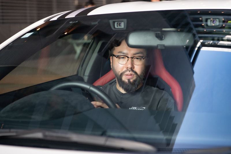 最初に「カロッツェリア」とカスタマイズパーツブランド「BLITZ（ブリッツ）」によるコラボ仕様のGR86で試聴（搭載システム：サイバーナビ「AVIC-CQ912IV-DC」、スピーカー「TS-C1740S」）