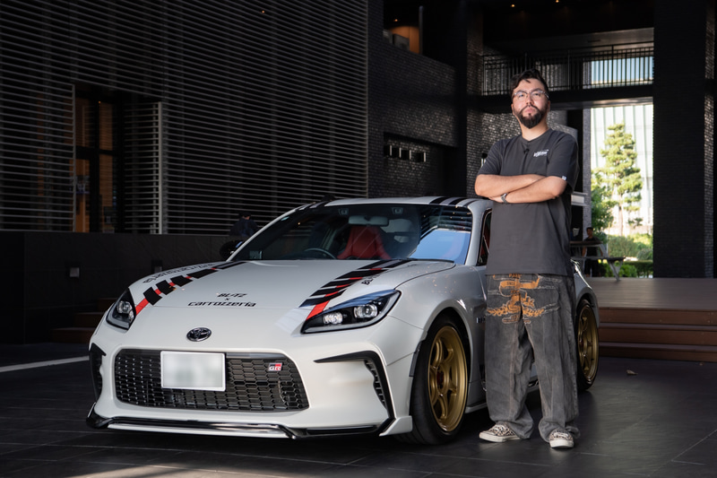 ノリアキさんがかっこいいと見入っていたGR86。カスタマイズパーツブランド「<a href="https://www.blitz.co.jp/" class="n" target="_blank">ブリッツ</a>」のエアロやマフラー、足まわりパーツなどでチューニングされている