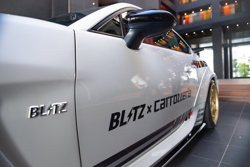 ノリアキさんがかっこいいと見入っていたGR86。カスタマイズパーツブランド「<a href="https://www.blitz.co.jp/" class="n" target="_blank">ブリッツ</a>」のエアロやマフラー、足まわりパーツなどでチューニングされている