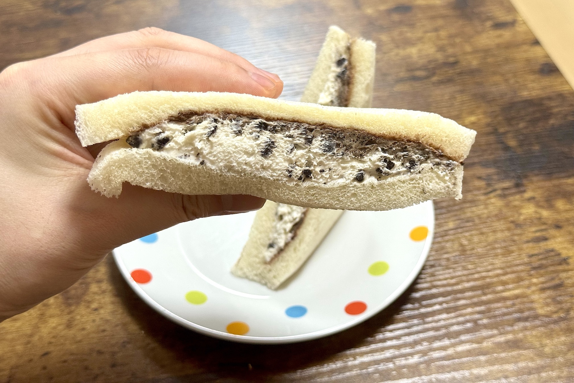 クリームがぎっしり詰まっていてボリューミー。パンもふわふわだ