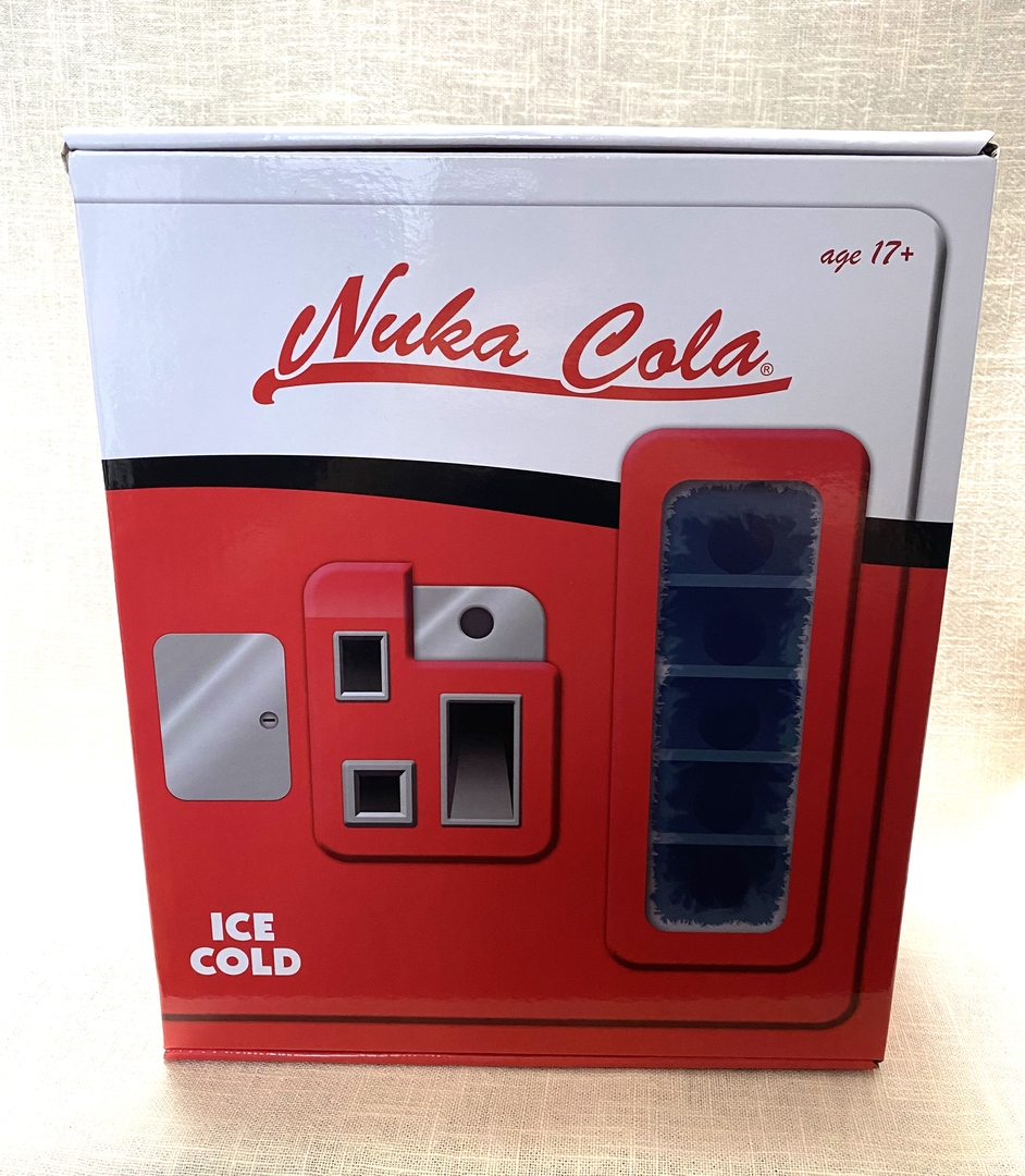 自動販売機風のデザインがキュート。開ける前からワクワクする