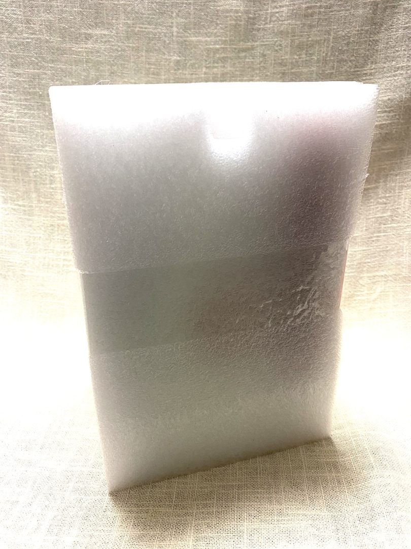 ガラス製なので緩衝材に包まれているのは安心感がある