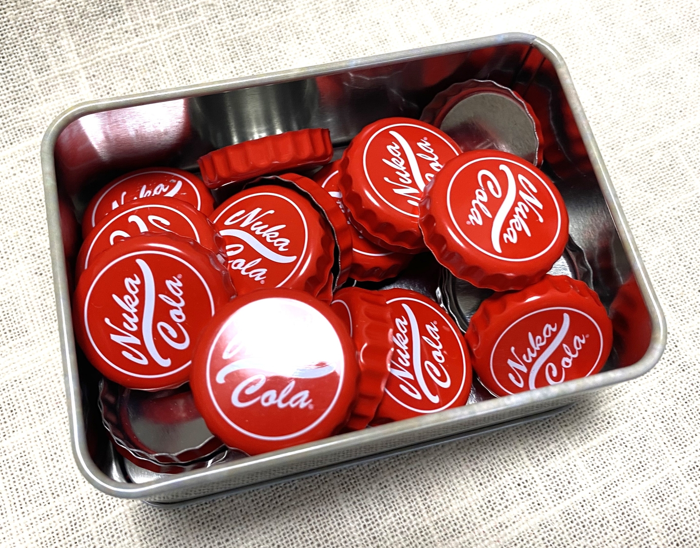 ゲーム内で30枚しか持っていないとかなり心許無いが、部屋に飾るには丁度いい量かもしれない