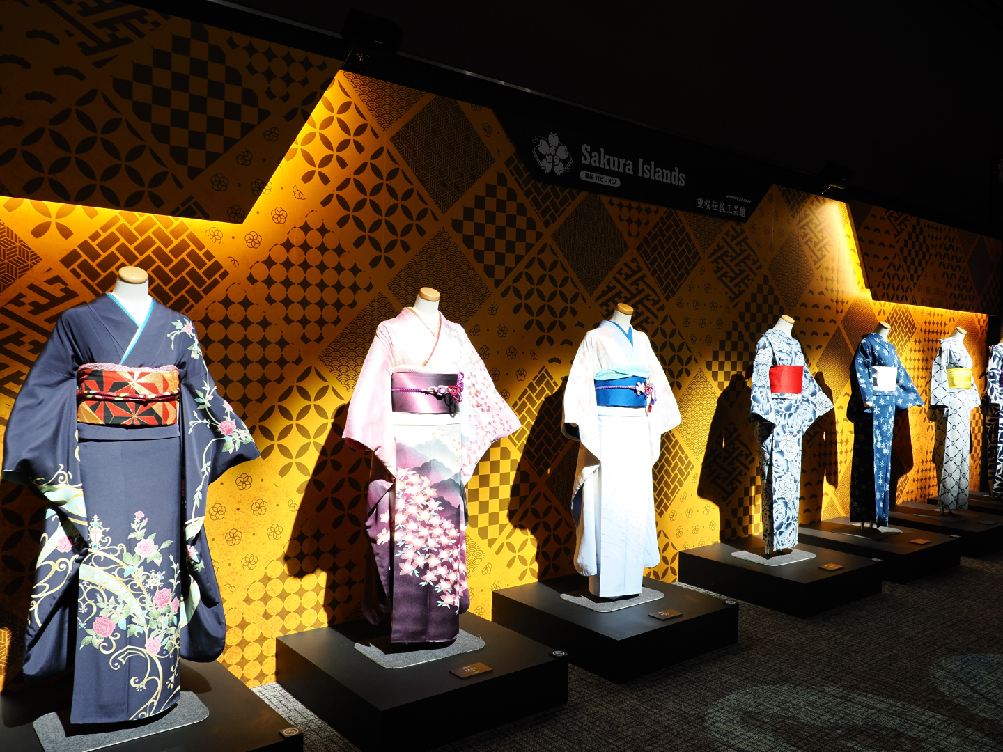 「Sakura Islands Pavilions」では伝統工芸コラボとして制作された着物が展示されている