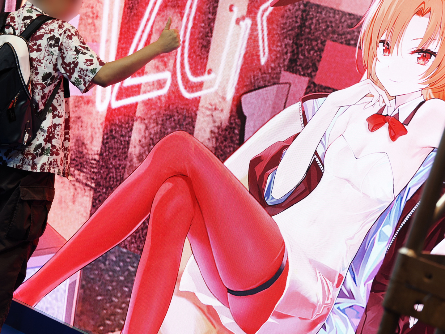 推しのキャラクターと大画面で記念撮影できる