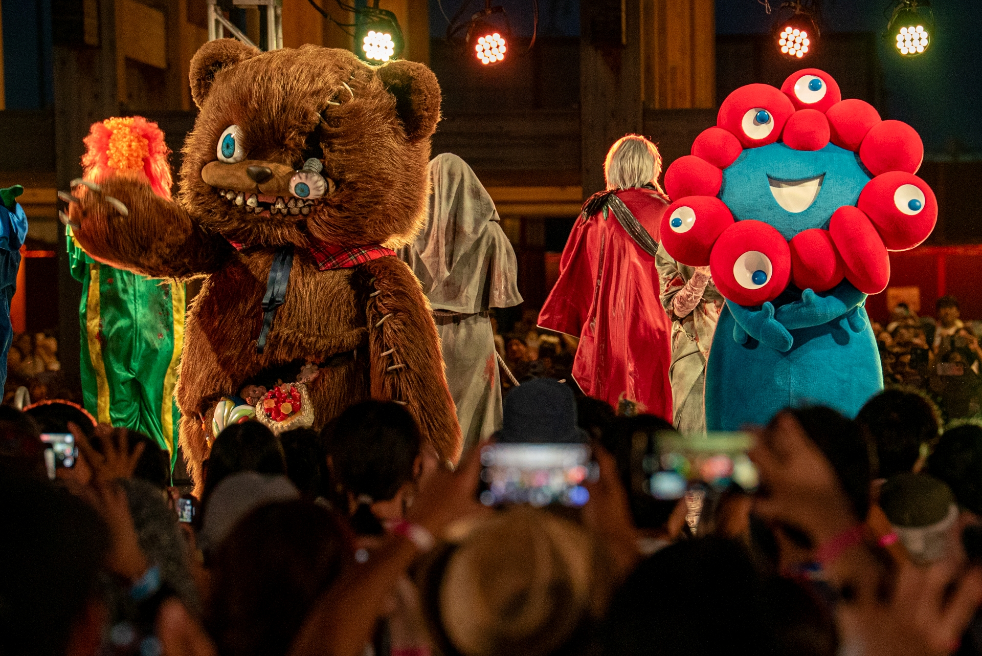 そして全員で「ゾンビ・デ・ダンス」を開始