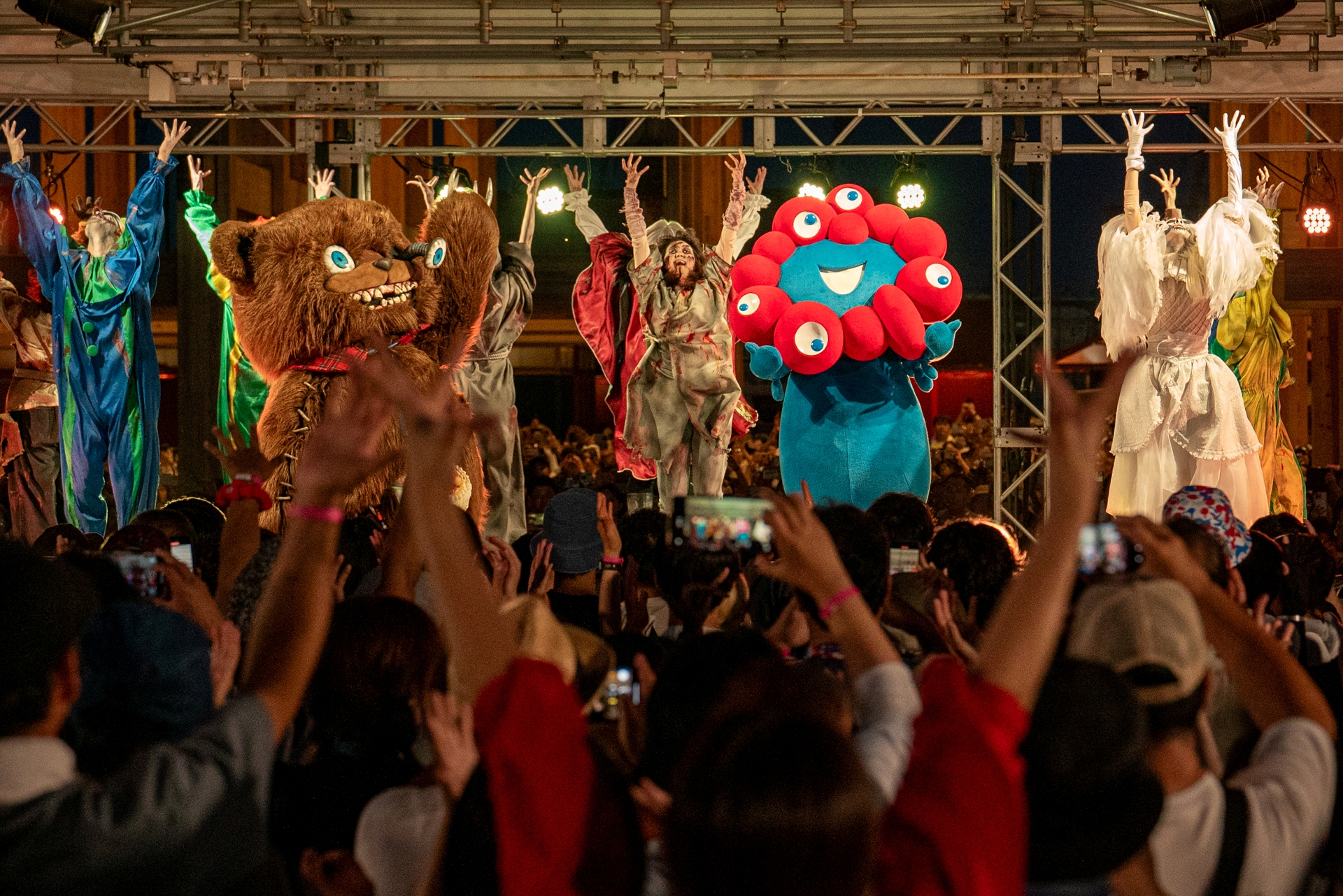 「ゾンビ・デ・ダンス」でステージ上と観客が一体に！