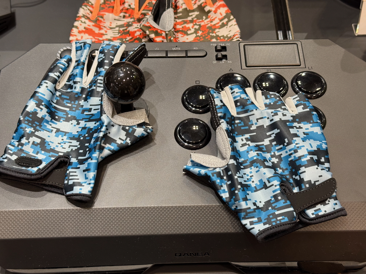 e-Sports Glove（アケコンタイプ）：5,800円