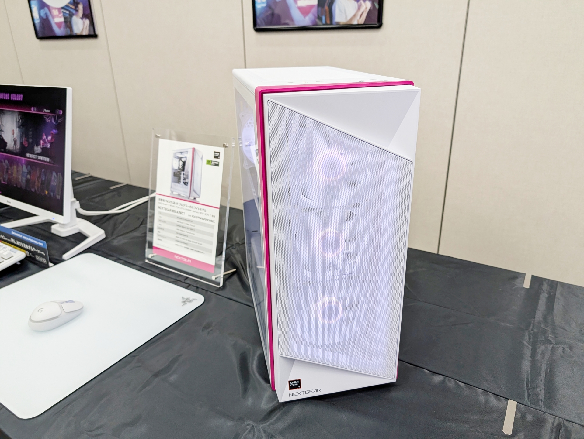 内覧会の会場にはCPUにRyzen 7 9700Xを搭載、GPUがGeForce RTX 5070Ti搭載の「NEXTGEAR HD-A7G7T」が展示されていた