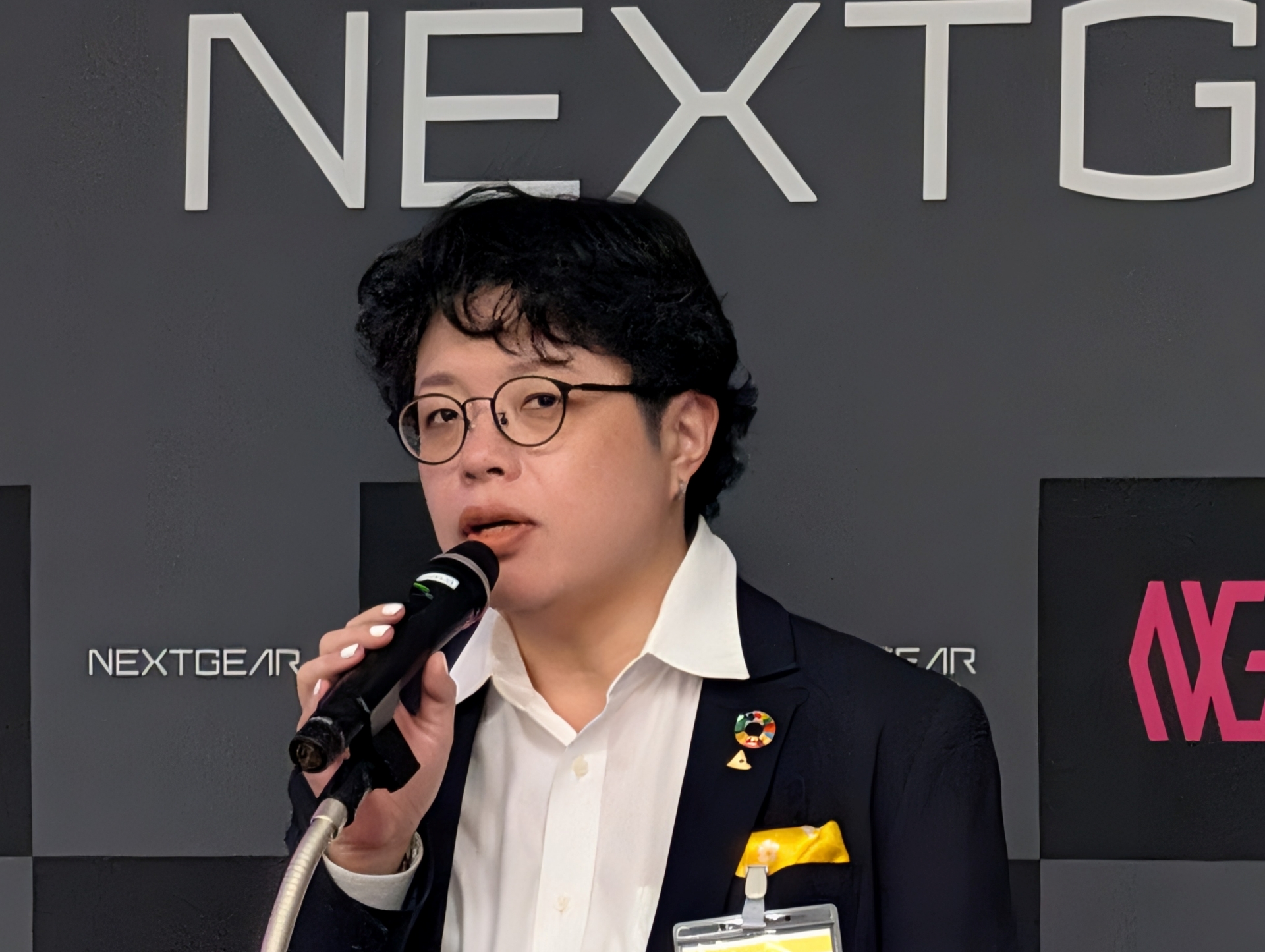 質疑応答では、マウスコンピューターの開発・購買本部 製品部 プロダクトマネージャーの林田奈美氏が対応した。ホワイトモデルの出来がいいので、ホワイトモデルが伸びてほしいと思いを語っていた