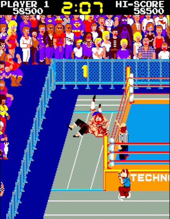 相手を場外に投げ落としたときには自爆覚悟の大技、プランチャーを放つことも可能だ