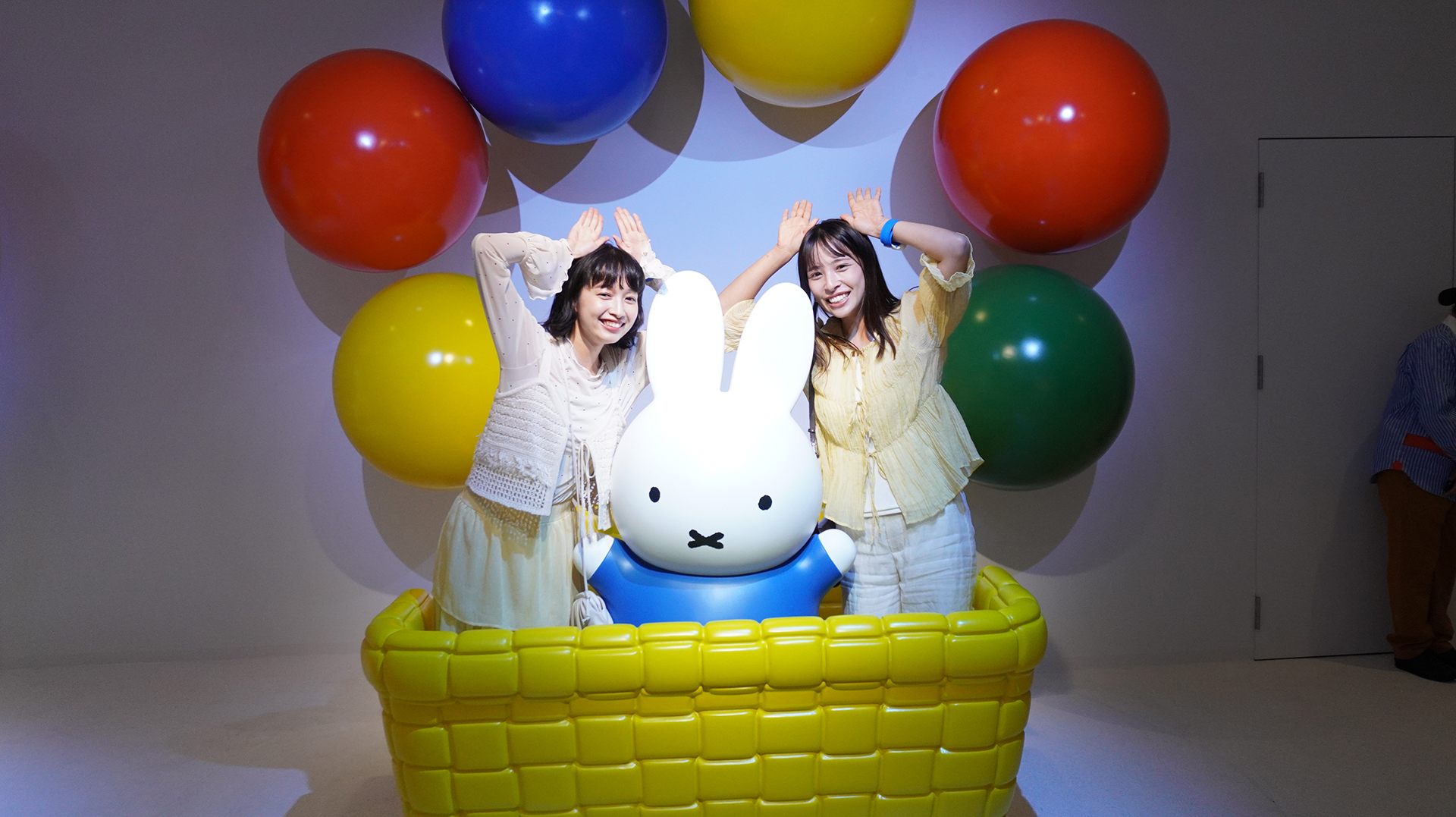 一緒にかごに乗って撮影できる