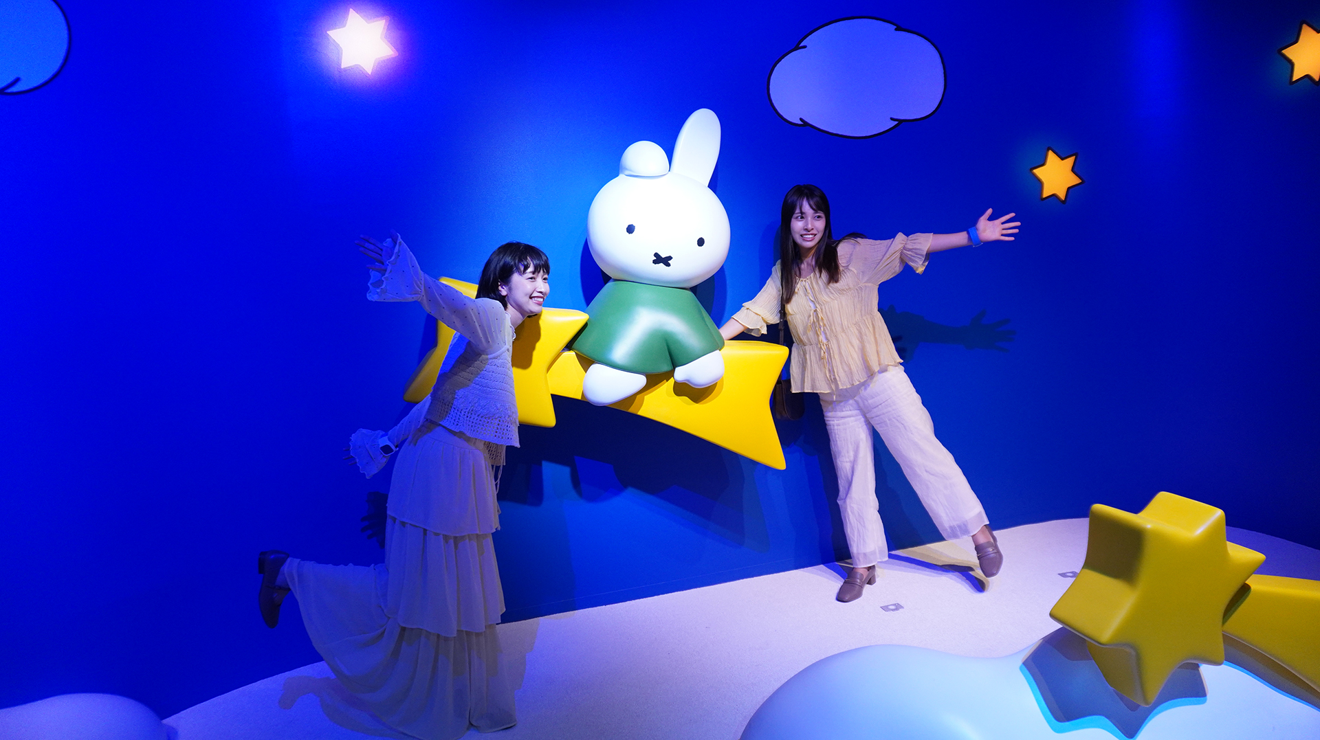 絵本「うさこちゃんの ゆめ」（ディック・ブルーナ作 / 福音館書店）をイメージした部屋