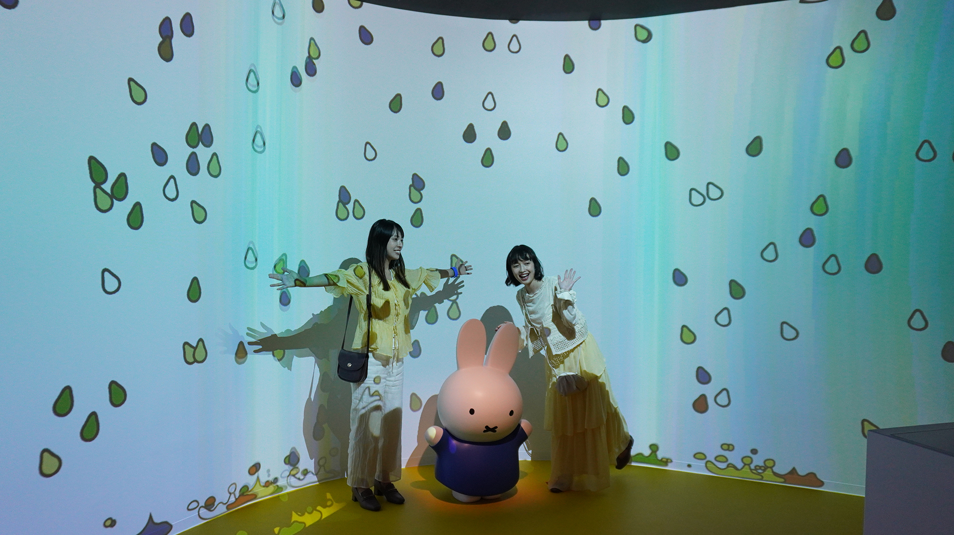 絵本「おかしのくにの うさこちゃん」（ディック・ブルーナ文・絵 / まつおか きょうこ 訳 / 福音館書店）をイメージした部屋