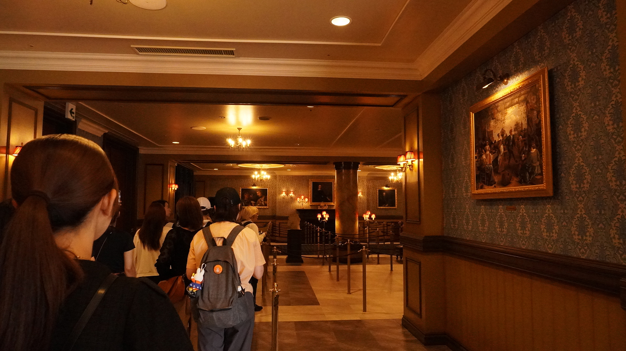 待機列はエアコンの聞いた室内にあるので、暑い日にも安心