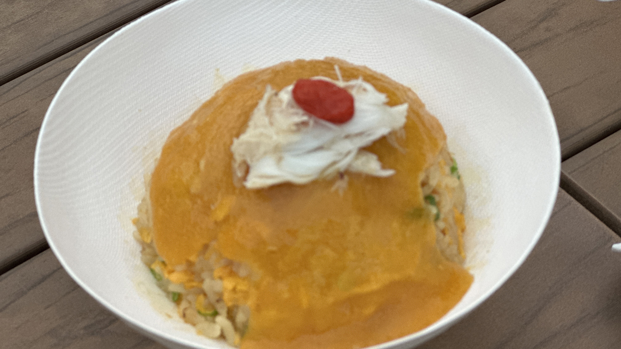 「九州産ワタリ蟹の黄金餡 秋香炒飯」（600円、またはチケット1枚）