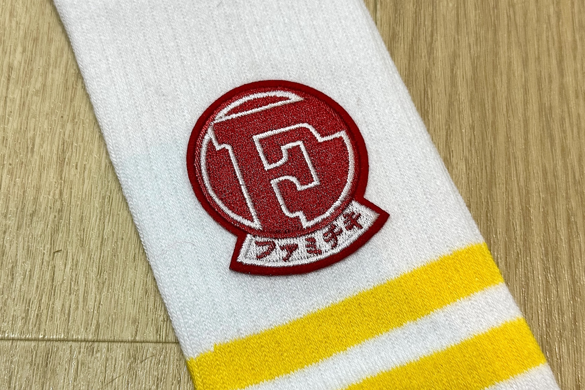 ロゴ。カタカナで入った「ファミチキ」の文字がめっちゃいい