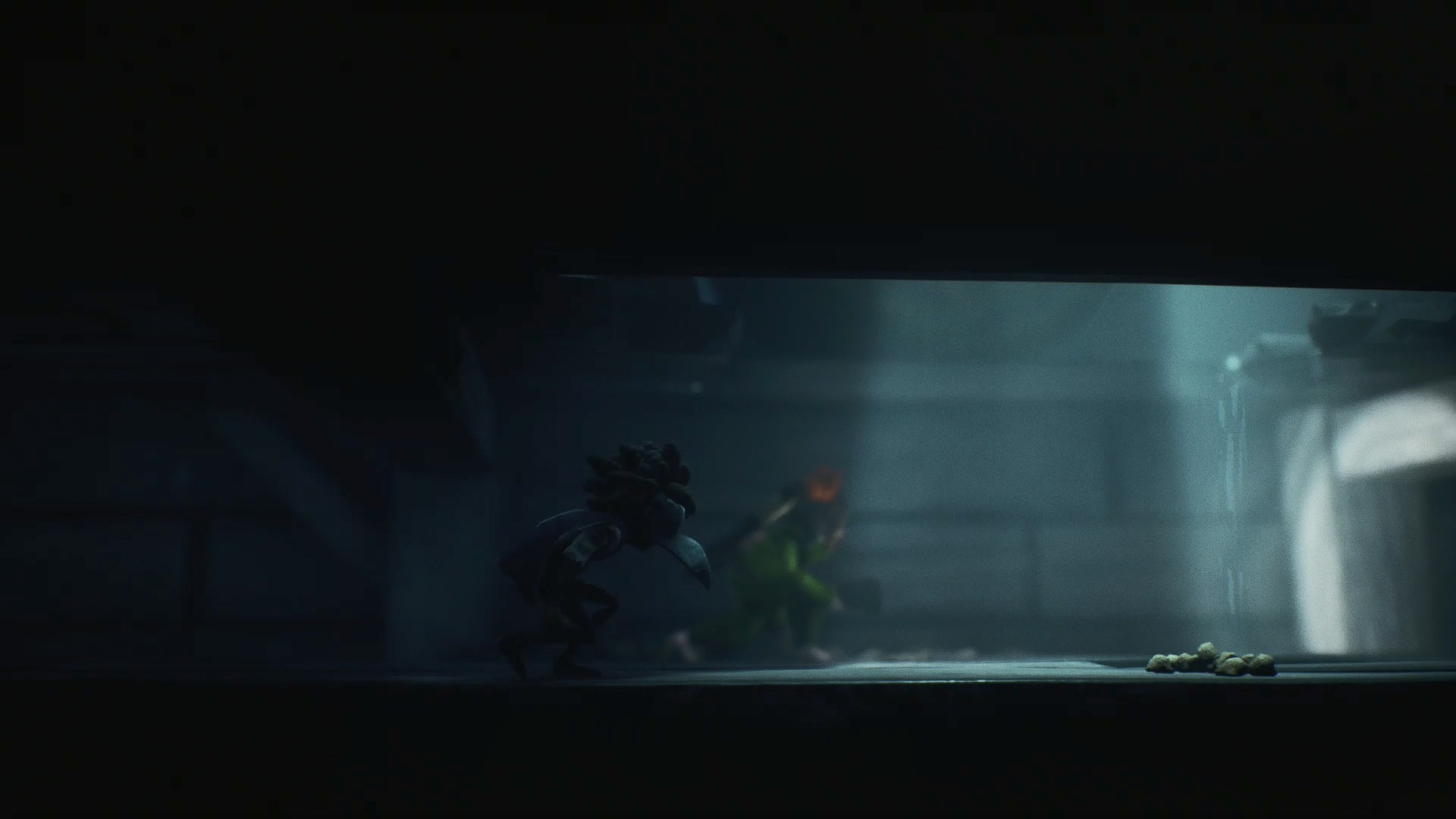 しゃがんで見つからないように移動するステルスゲームのようなアクションが必要な場面も多くある