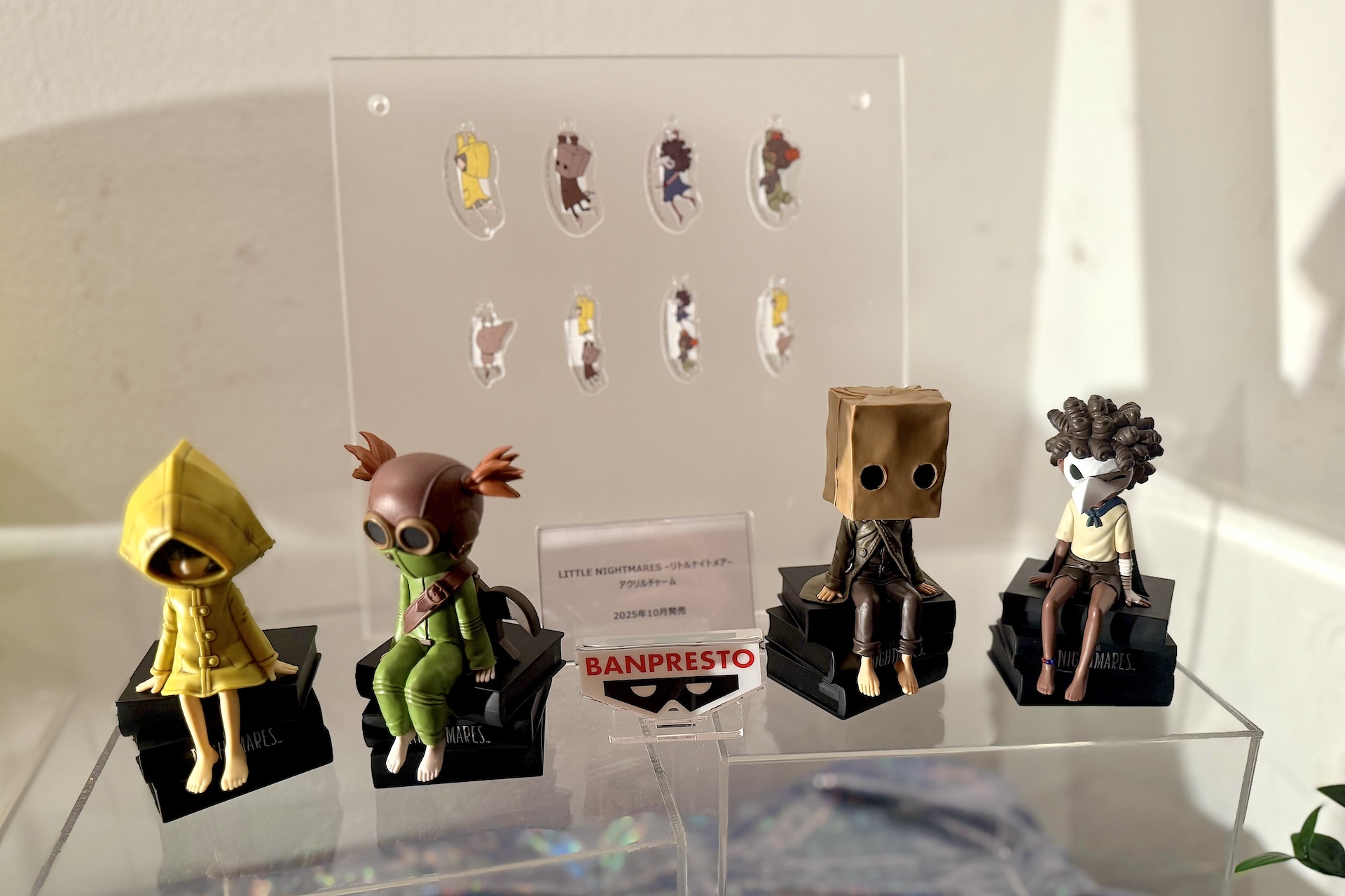 会場にはグッズの展示も。「リトルナイトメア」シリーズをモチーフにしたプライズなども展開される予定