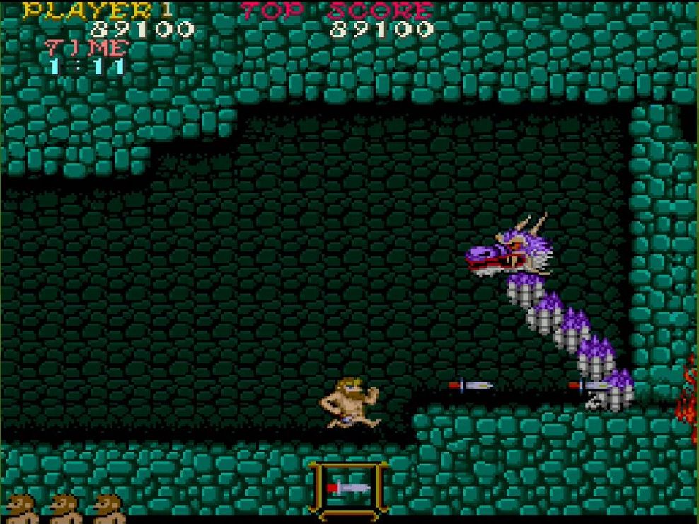 ステージ3、4のボスはドラゴン。長い体をくねらせて空を飛ぶ強敵だった