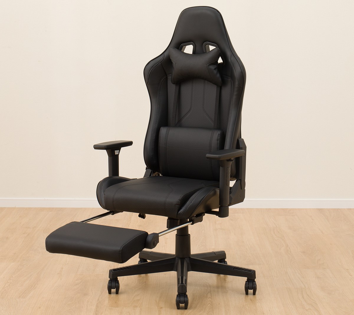 フットレスト付ゲーミングチェア（GM702N BK/BK） 期間限定価格 37,990円（2,000円お得）