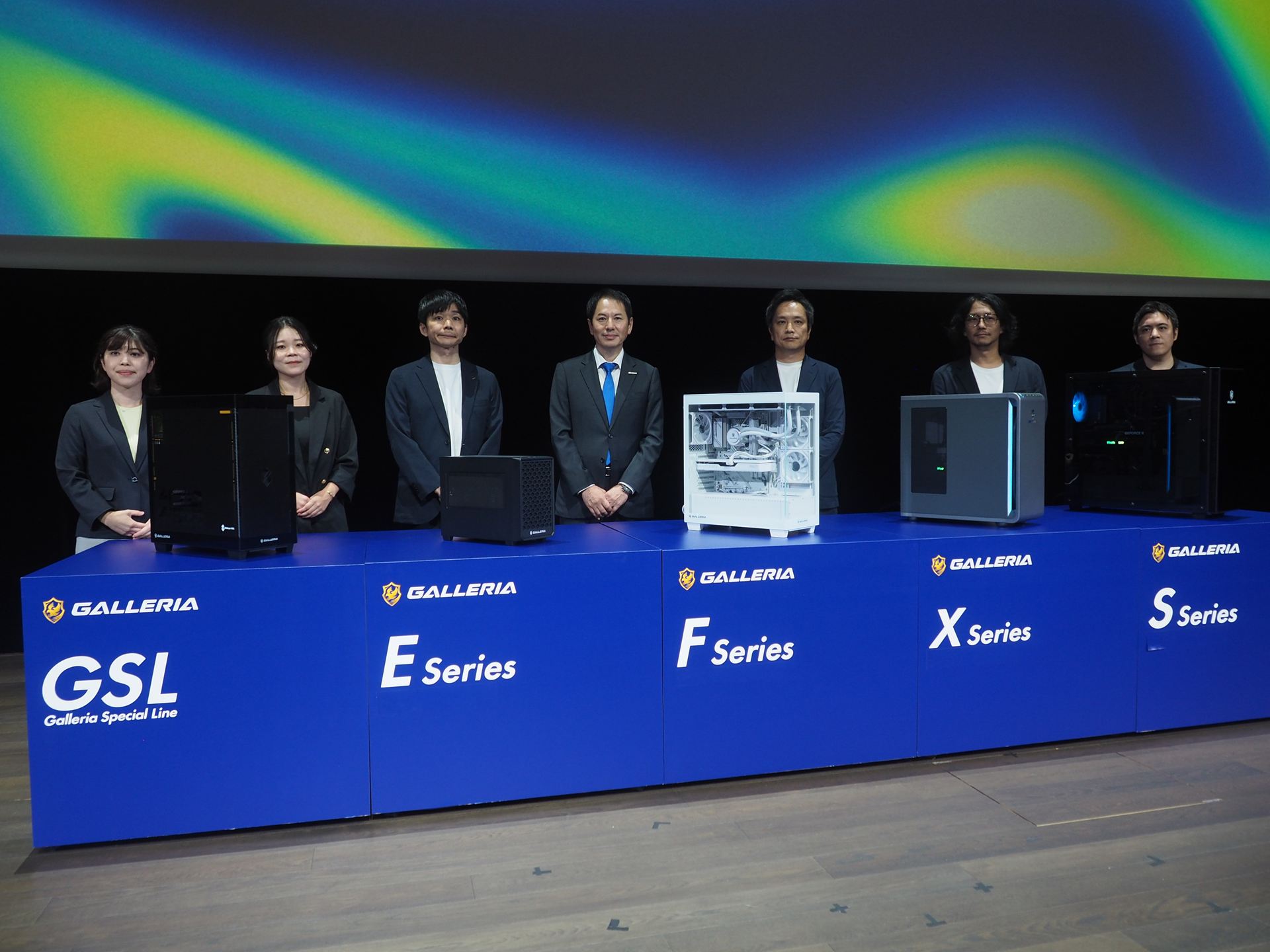 ソフトウェア開発会社などの代表とのフォトセッション