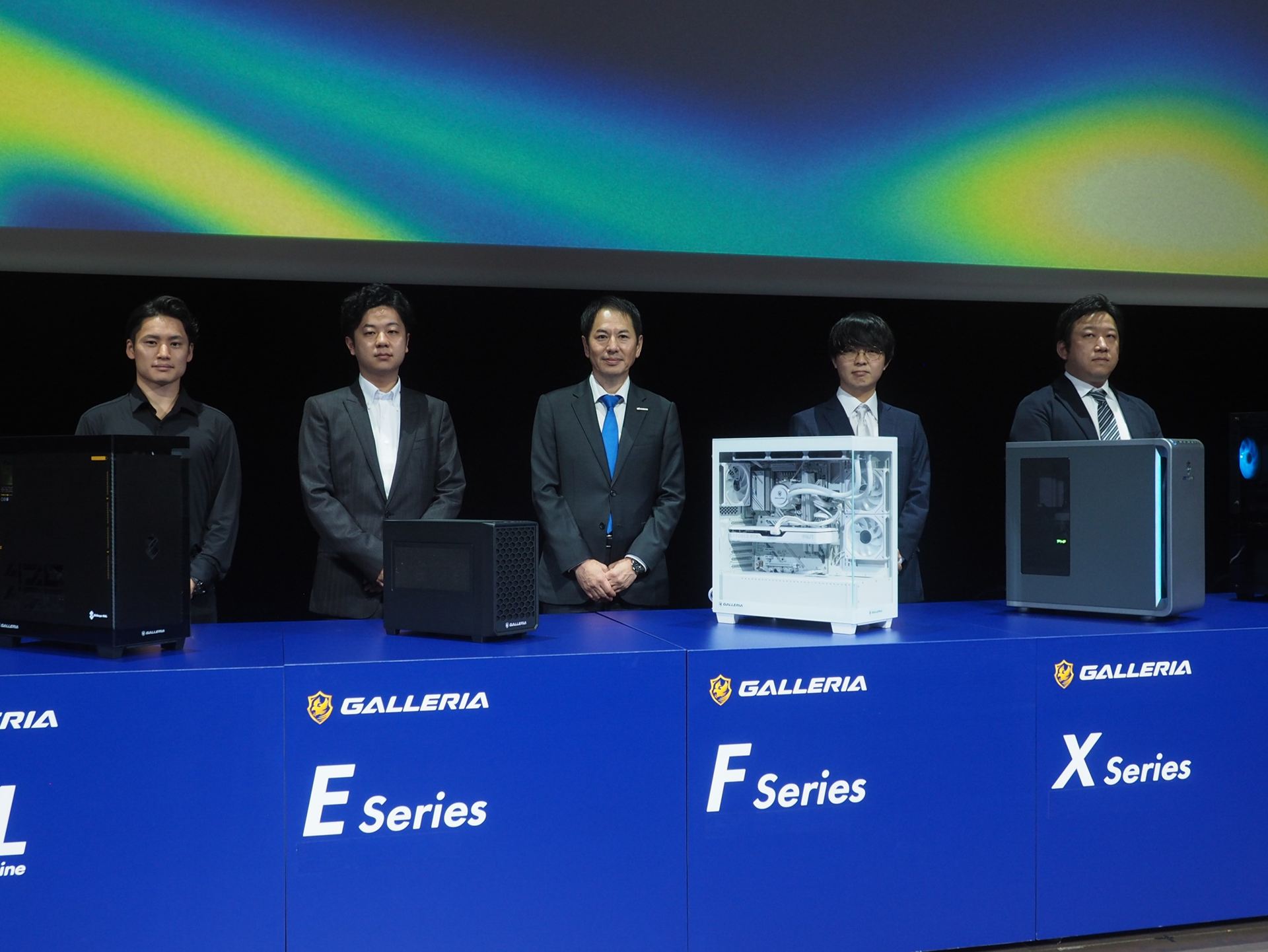 VTuber事務所やプロゲーミングチームの代表とのフォトセッション