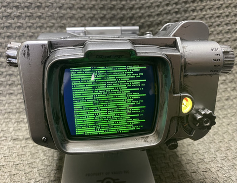 フォールアウト」ドラマ版「Pip-Boy レプリカ」レビュー - GAME