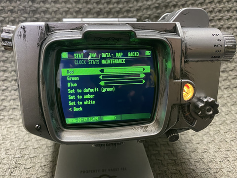 フォールアウト」ドラマ版「Pip-Boy レプリカ」レビュー - GAME