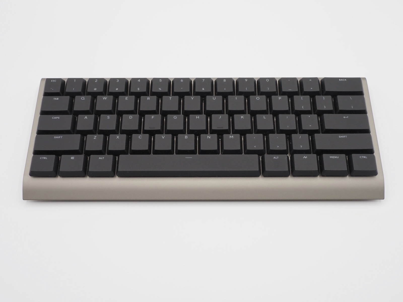 こちらが「ZENAIM KEYBOARD2 mini」。初代モデルをギュッと凝縮したような見た目となっている