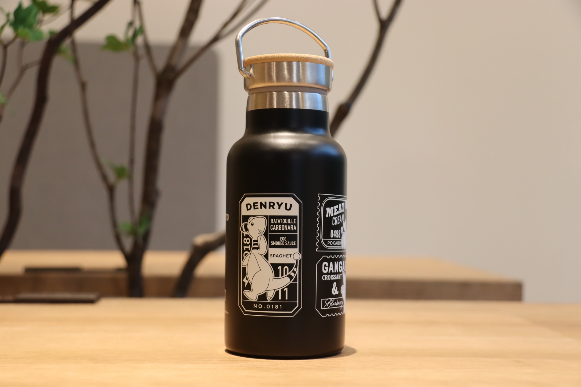 ポケモンオリジナルウッドキャップ・ステンレスボトル／3,850円