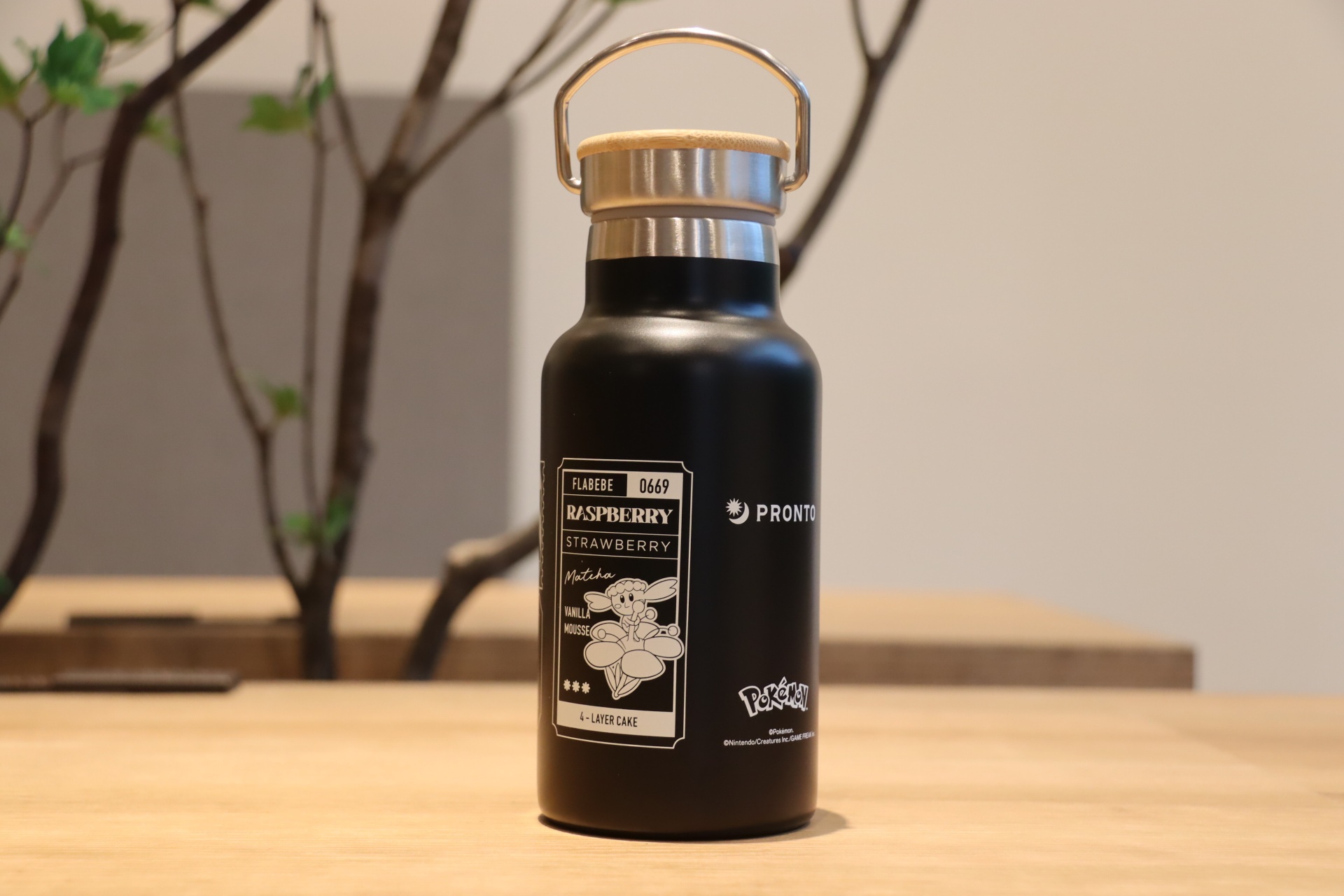 ポケモンオリジナルウッドキャップ・ステンレスボトル／3,850円